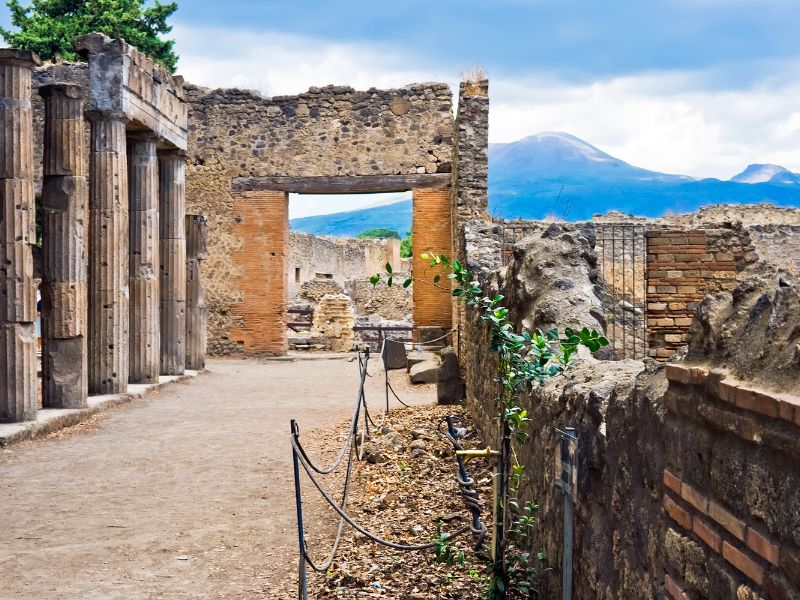 Hellenistic culture at Pompeii